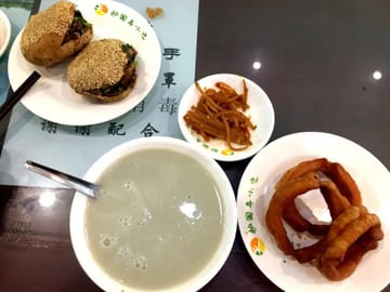 3-Hour Beijing Hutong Breakfast Food Tour