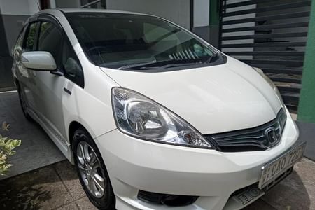 Taxi From Colombo Airport to Kandy By Taxi 2 to 6 People.