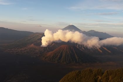 Start From Surabaya: Mount Bromo Sunrise Shared Guided Tour