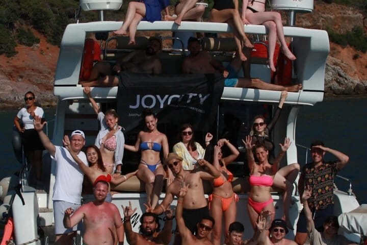 All-inclusive Private Luxury Yatch Tour in Alanya.