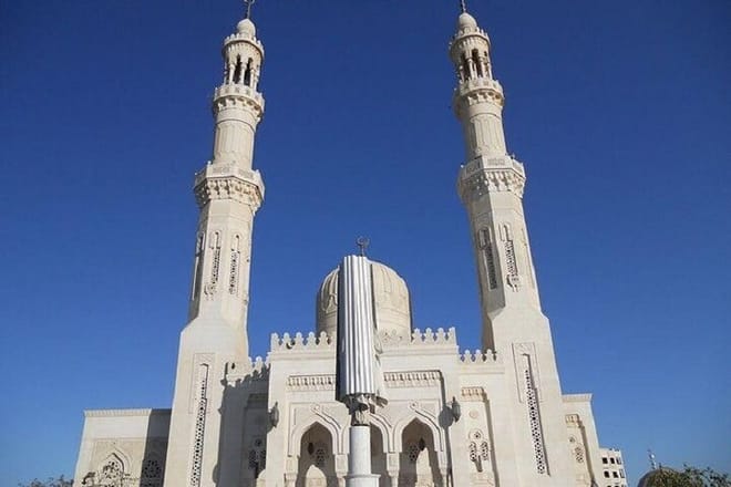 VIP City Tour With Sea Food Lunch Big Mosque &amp; shopping -Hurghada