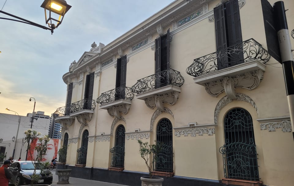 Heritage Homes and Pisco Tasting Tour in Lima, Peru