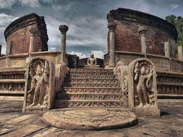 Polonnaruwa-Ancient-City-All-Inclusive-Day-Tour-From-Colombo-1