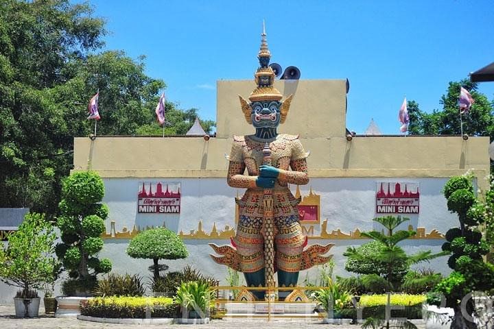 Skip the Line: Mini Siam and Mini Europe Admission Ticket