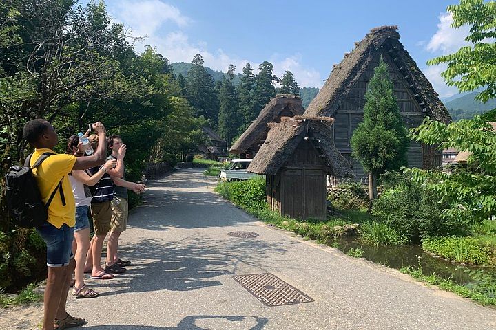 Shirakawa-go Half day tour (UNESCO World Heritage near Takayama)