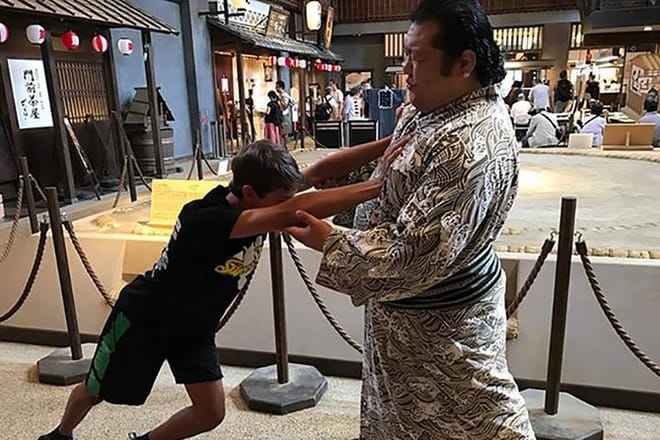 Challenge Sumo wrestler