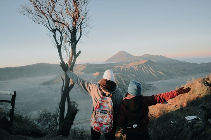 Bromo with couple
