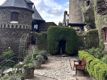 Koblenz: Private Thurant Castle tour with Roundtrip Transport