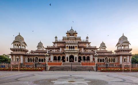 10 DAYS ROYAL RAJASTHAN TOUR- JAIPUR BIKANER JODHPUR UDAIPUR JAISALMER MOUNT ABU