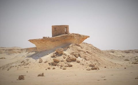 Cultural Tour of Richard Serra Sculpture and Mushroom Rock in Doha
