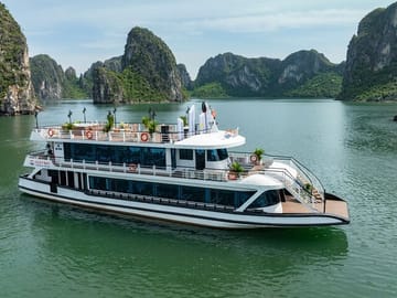 Cozy Bay Premium Cruise – Halong Bay Luxury 1 Day - BUFFET LUNCH