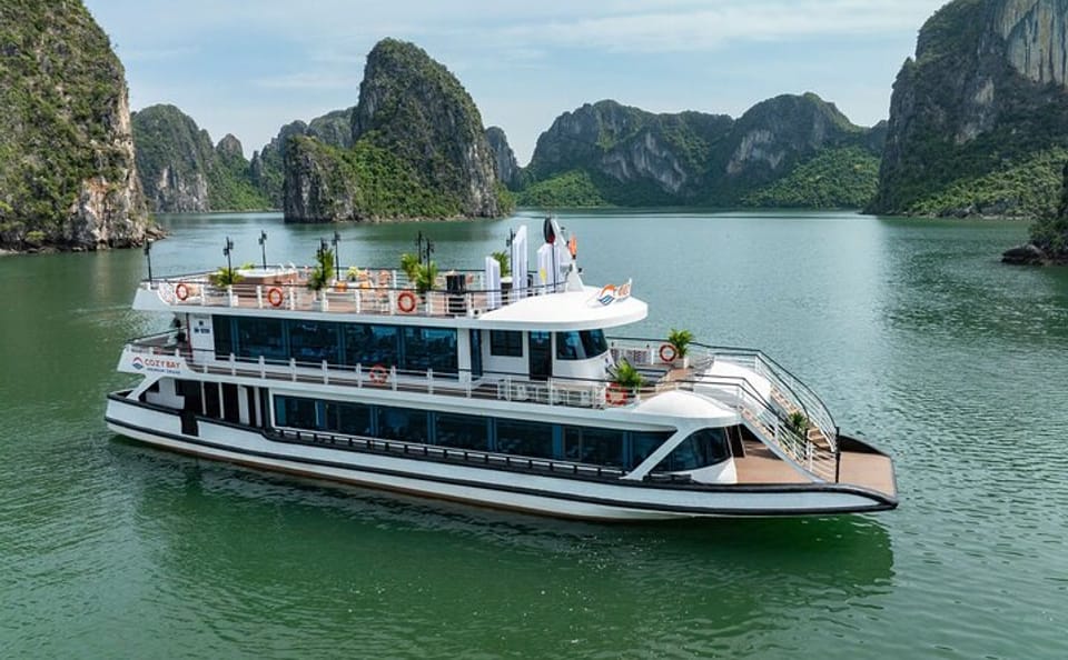 Luxury Day Cruise with Buffet Lunch in Halong Bay