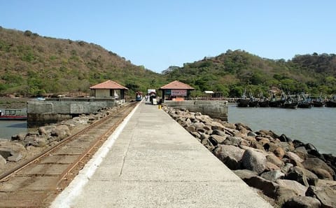 Ajanta Caves and Goa Beach Tour from Mumbai
