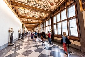 Uffizi Gallery Priority Entrance & 20 Most Famous Paintings Self-Guided Tour