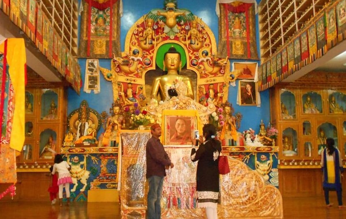 Spiritual Town & Hill Resort in Backdrop of The Himalayan