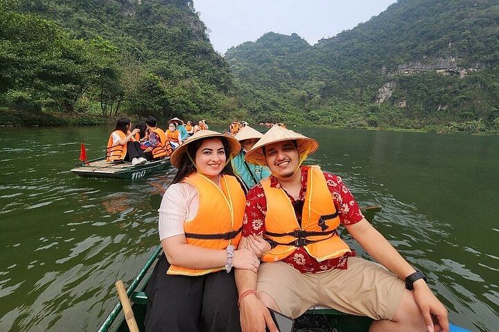 Luxury Day Tour: Bai Dinh Pagoda, Trang An & Mua Cave from Hanoi