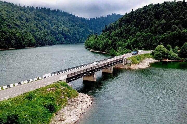 4 Full days in Georgia with private tour, free aiport