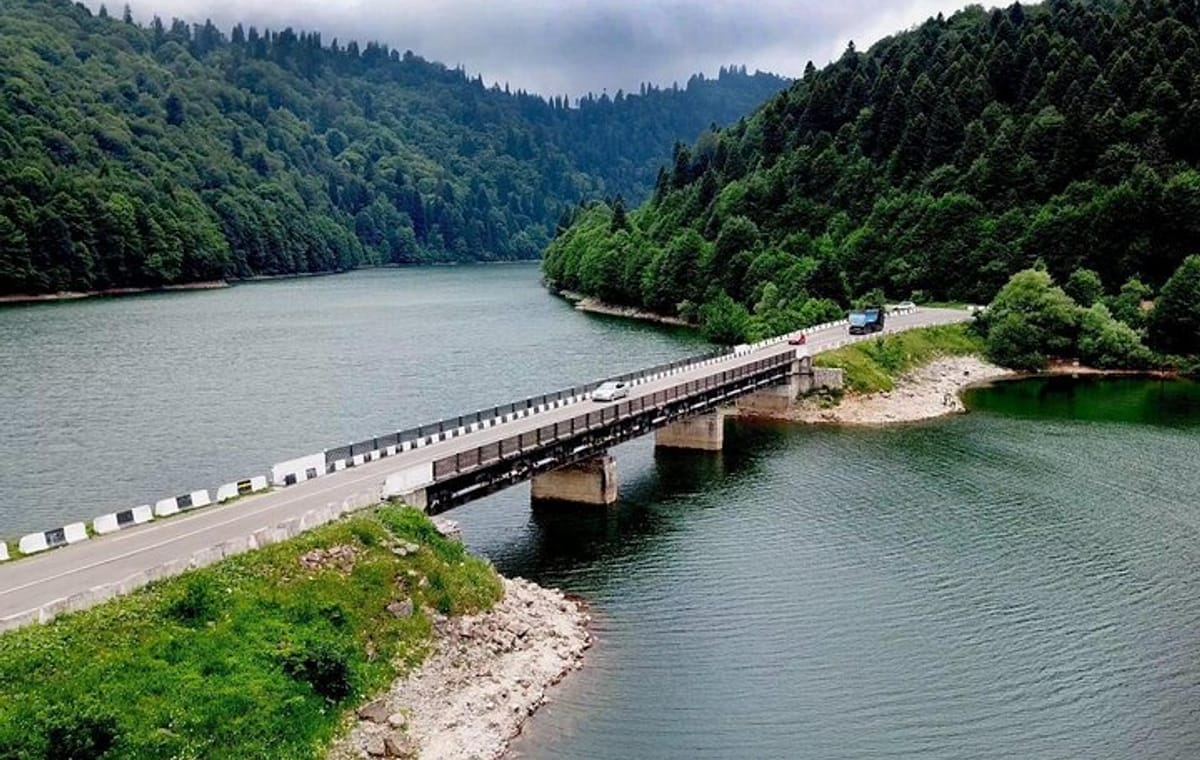 2 Days Private Tour to Shaori Lake and Khvanchkara Cellar in Racha