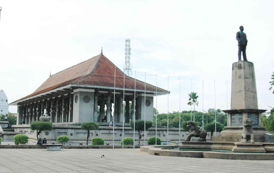 Colombo City Cultural Tour with Historical Highlights