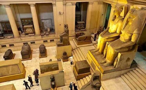 Private Day Tour of Giza Pyramids and Egyptian Museum