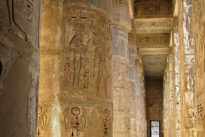 Luxor Private Tour with Guide & Tickets: Valley of Queens & Habu