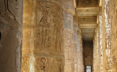Private Luxor Tour: Valley of the Queens and Medinet Habu