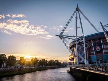 Private 5-Hour Cultural Tour of Cardiff with Castle Entry