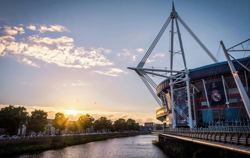 Private 5-Hour Cultural Tour of Cardiff with Castle Entry
