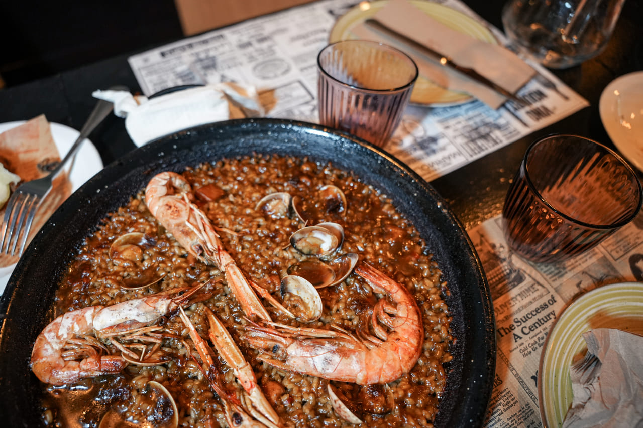 Barcelona: Tipsy Food Tour with History, Paella & Sangria 7