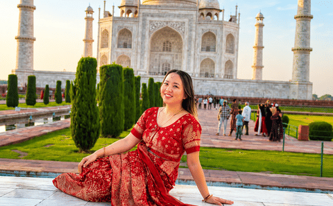 Agra: Taj Mahal Guided Tour with Photography & Rental Saree