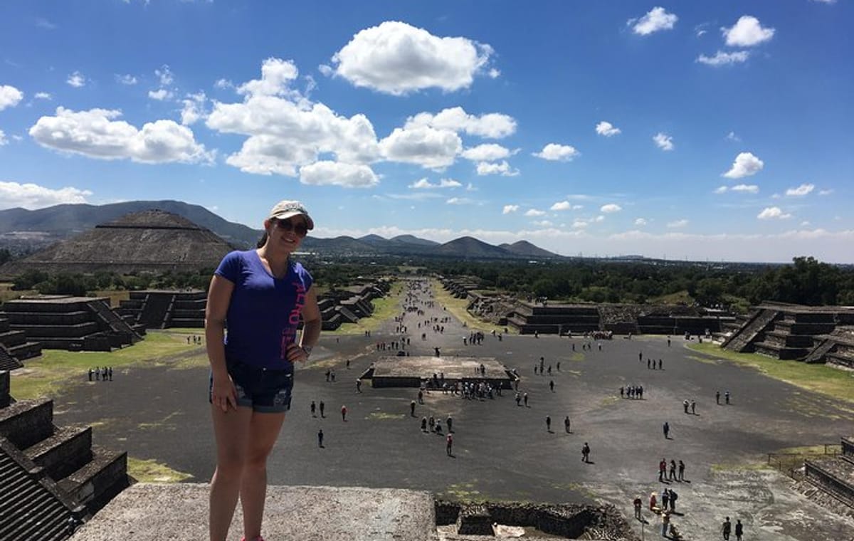 Private Tour: Teotihuacan & Xochimilco in one day