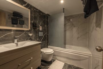 Cultural Tour of Egypt: Pyramids, Temples & Nile Cruise