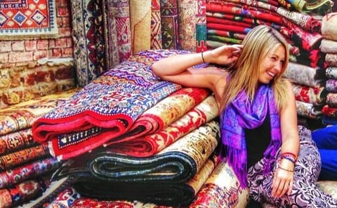 Private Guided Carpet Shopping Tour in Istanbul Bazaars