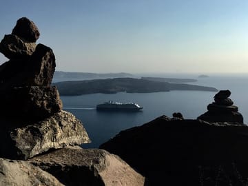Custom Private 5-Hour Tour of Akrotiri and Firostefani, Santorini