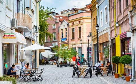 Cultural Tour of Sofia, Plovdiv, and Rose Valley in 2 Days