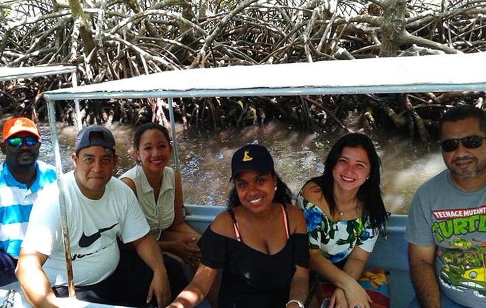 Roatan Mangrove Tunnel Cultural Tour from Jonesville