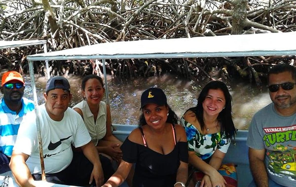 Roatan Mangrove Tunnel Culture Tour on a Water Taxi Tuk-Tuk