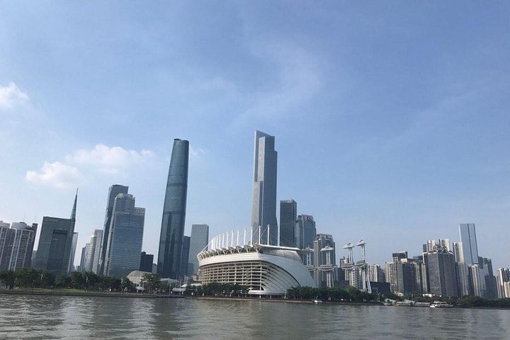 Guangzhou Layover Private Tour to Canton Tower and Pearl River Cruise with Meal