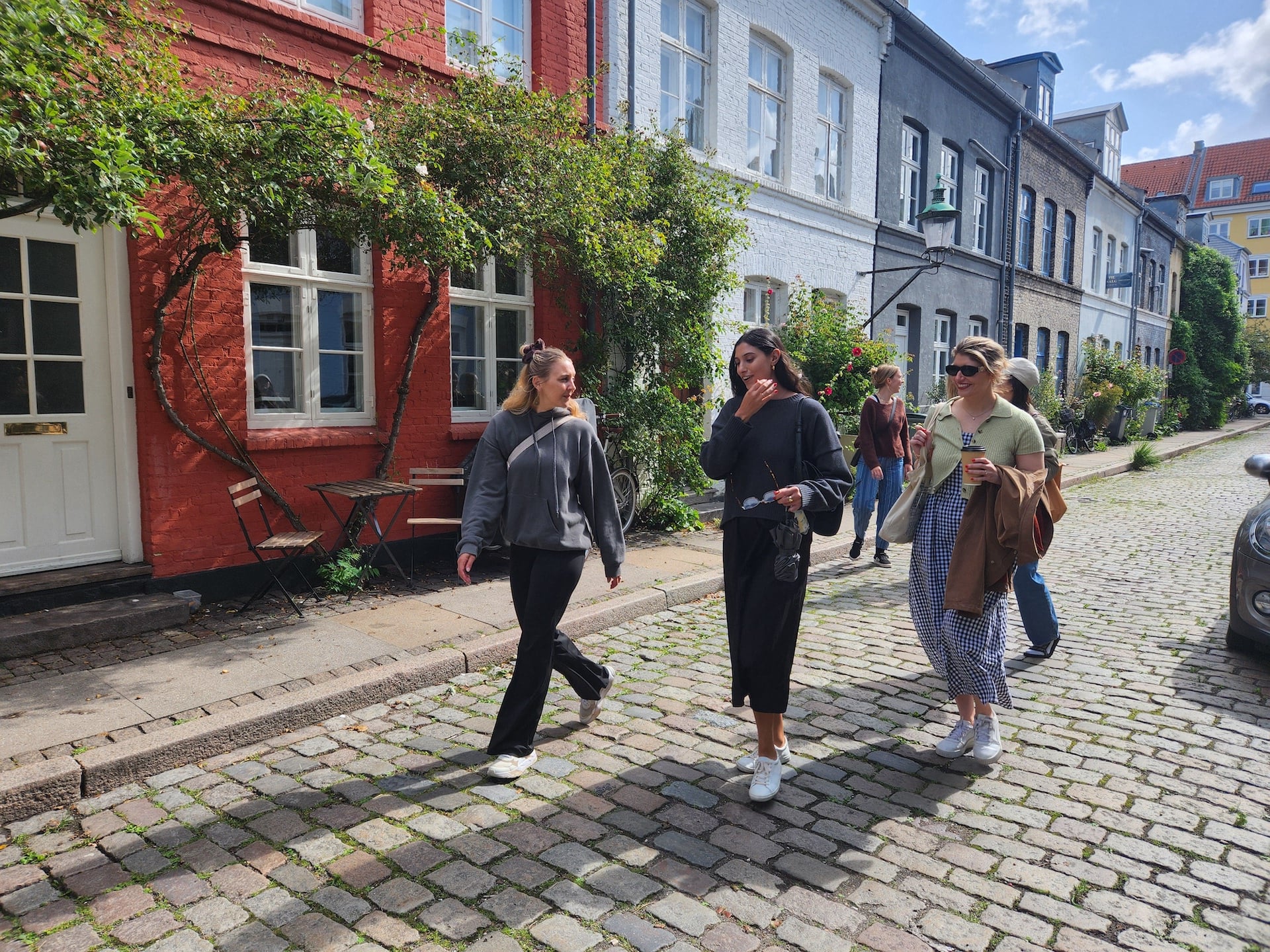 Small walking groups on tour in Copenhagen with a local guide in Nyboder area