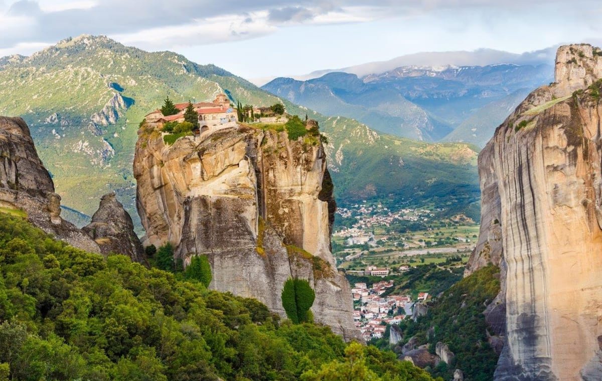 5 Days Northern Greece with Meteora, Delphi, Vergina and Thessaloniki