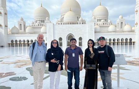 Abu Dhabi Day Tour from Dubai with Qasr al Watan Visit