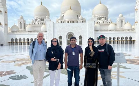Abu Dhabi Day Tour from Dubai with Qasr al Watan Visit