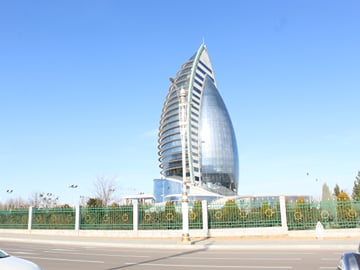 Ashgabat Full‑Day City Tour with Local Guide