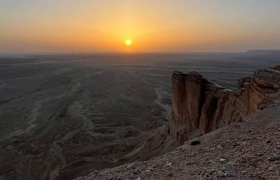 3-Day Tour: Edge of the World, City tour and Red Sand from Riyadh