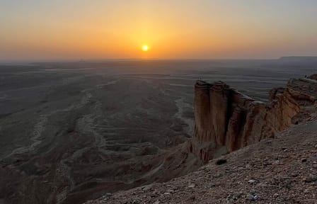 3-Day Riyadh Tour: Edge of the World and Red Sand Dunes