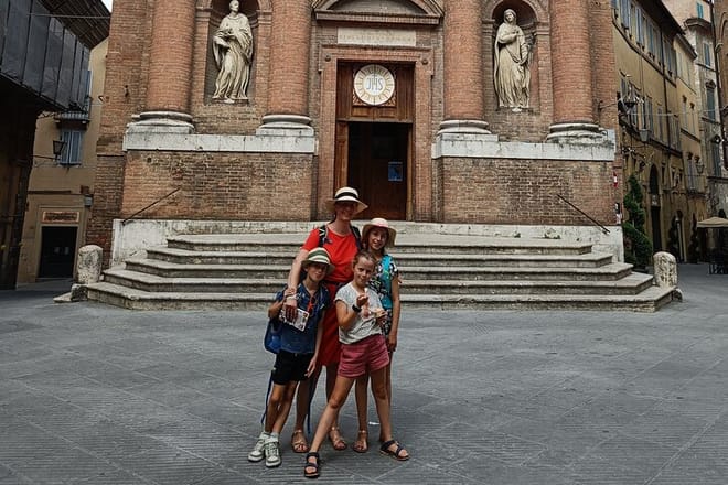 Siena Medieval Power Quest: Self-Guided Family Feud Game 2