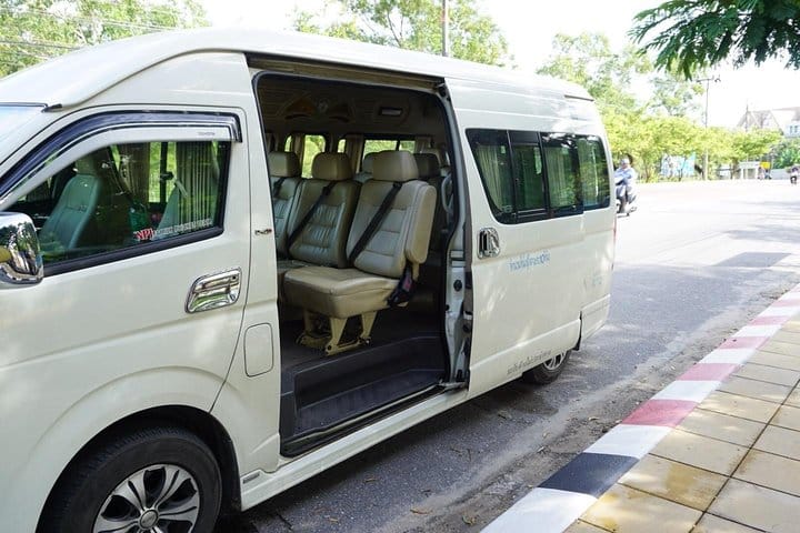Private Hotel-to-Airport Transfer: Suvarnabhumi (BKK) 4