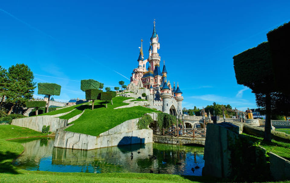 10-Day Private Van Tour from Paris to Switzerland