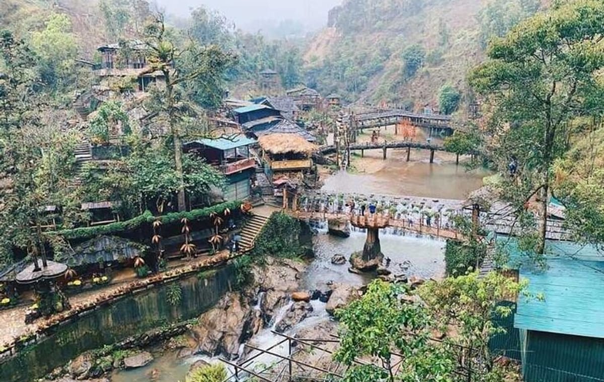 Sapa Trek 2 Days Tour from Hanoi by CABIN BUS & HOTEL OVERNIGHT