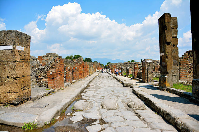 Semi private half day in Pompeii from Rome extraordinary afternoon opening 2